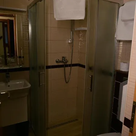 Hotel Divan 3*