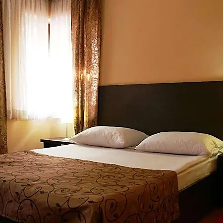 Divan 3*