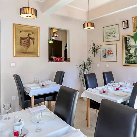 Hotel Divan