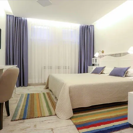 Divan 3*